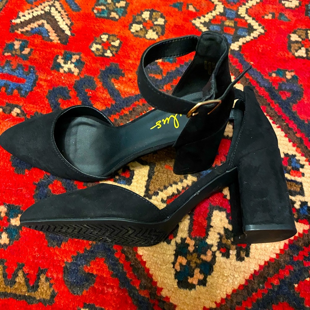 Brand new Lulus heeled shoes sz 8.5